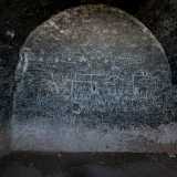 Uno di questi � interamente ricoperto da scritte di vandali e il nero delle pareti e dei pavimenti fa presumere che siano stati appiccati dei fuochi